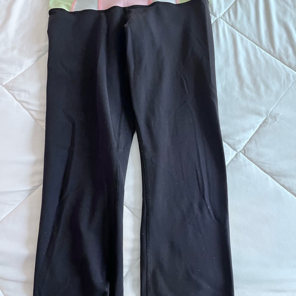 Women’s lulu reversible capri yoga leggings